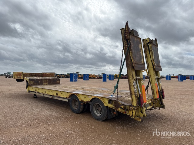 2002 Kaiser S3802F T/A Semi-Remorque Porte-Engins ... Lowboy Trailer - Low loader semi-trailer: picture 3 2002 Kaiser S3802F T/A Semi-Remorque Porte-Engins ... Lowboy Trailer - Low loader semi-trailer: picture 3