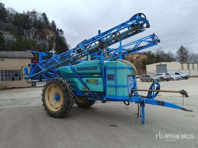 2005 Berthoud Racer 25 20 m S/A Pull-Type Sprayer - Trailed sprayer: picture 2 2005 Berthoud Racer 25 20 m S/A Pull-Type Sprayer - Trailed sprayer: picture 2