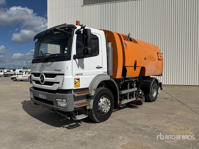 2012 Mercedes-Benz AXOR 1829 Eurovoirie on Balayeuse Sweeper Truck - Road sweeper: picture 1 2012 Mercedes-Benz AXOR 1829 Eurovoirie on Balayeuse Sweeper Truck - Road sweeper: picture 1
