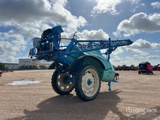 2013 Berthoud Tenor 35-37 27 m High Clearance Pulverisate ... Pull-Type Sprayer - Trailed sprayer: picture 4 2013 Berthoud Tenor 35-37 27 m High Clearance Pulverisate ... Pull-Type Sprayer - Trailed sprayer: picture 4