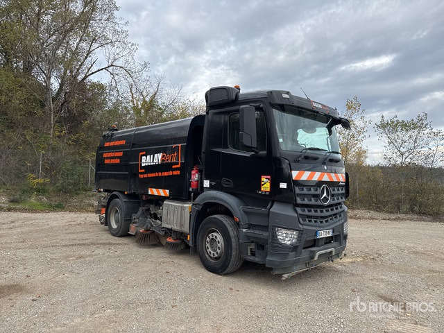 2016 Mercedes-Benz Arocs 2015 BalHydro BH9126 on Balayeuse Sweeper Truck - Road sweeper: picture 2 2016 Mercedes-Benz Arocs 2015 BalHydro BH9126 on Balayeuse Sweeper Truck - Road sweeper: picture 2