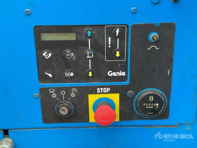 2007 Genie GS-5390 4x4 Diesel Scissor Lift - Scissor lift: picture 5 2007 Genie GS-5390 4x4 Diesel Scissor Lift - Scissor lift: picture 5