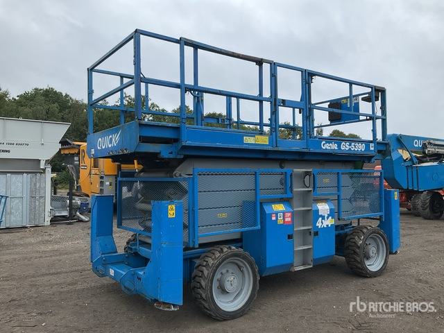 2007 Genie GS-5390 4x4 Diesel Scissor Lift - Scissor lift: picture 4 2007 Genie GS-5390 4x4 Diesel Scissor Lift - Scissor lift: picture 4