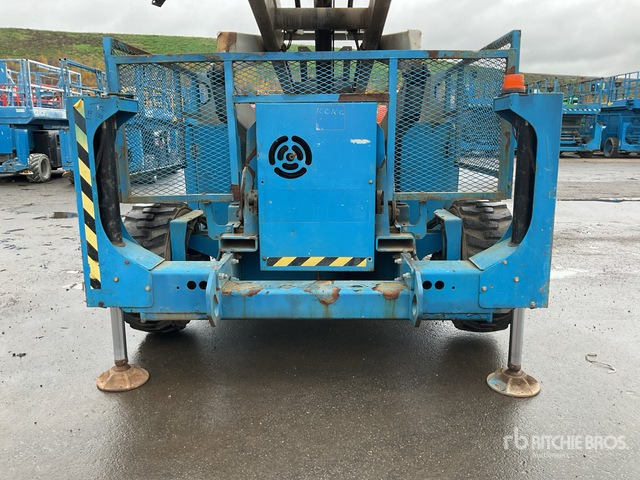 2010 Genie GS-5390 4x4 Diesel Scissor Lift - Scissor lift: picture 4 2010 Genie GS-5390 4x4 Diesel Scissor Lift - Scissor lift: picture 4