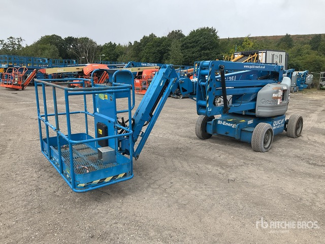 2011 Genie Z4525J 2WD Hybrid Articulating Boom Lift - Articulated boom: picture 1 2011 Genie Z4525J 2WD Hybrid Articulating Boom Lift - Articulated boom: picture 1