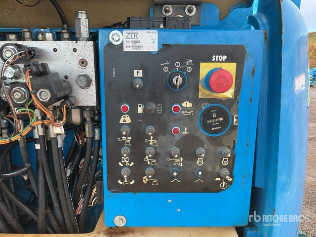 2012 Genie Z45/25J 4WD Diesel Articulating Boom Lift - Articulated boom: picture 4 2012 Genie Z45/25J 4WD Diesel Articulating Boom Lift - Articulated boom: picture 4