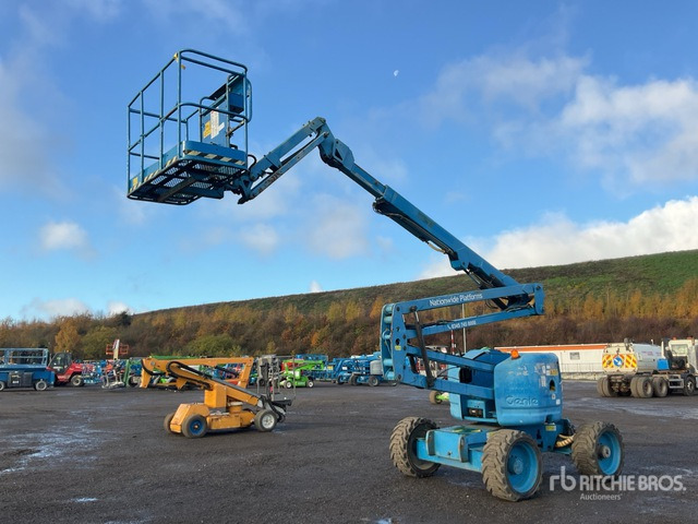2012 Genie Z45/25J 4WD Diesel Articulating Boom Lift - Articulated boom: picture 1 2012 Genie Z45/25J 4WD Diesel Articulating Boom Lift - Articulated boom: picture 1