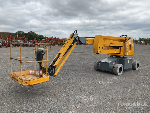 2013 Haulotte HA15IP 2WD Electric Articulating Boom Lift - Articulated boom: picture 4 2013 Haulotte HA15IP 2WD Electric Articulating Boom Lift - Articulated boom: picture 4