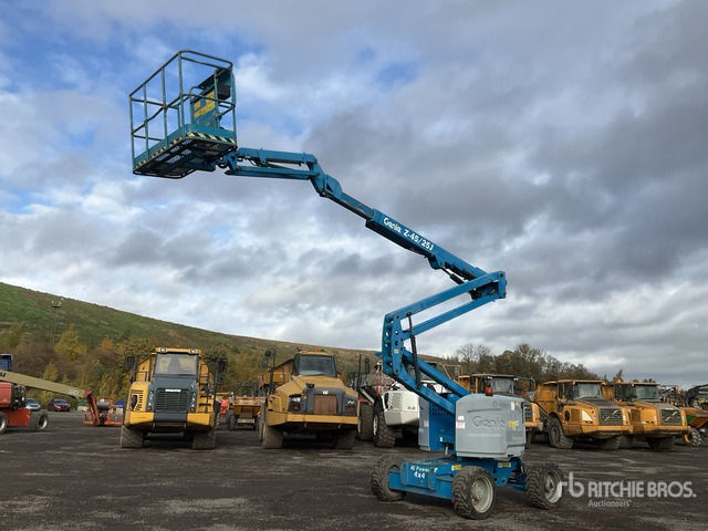 2014 Genie Z45/25 4WD Diesel Articulating Boom Lift - Articulated boom: picture 1 2014 Genie Z45/25 4WD Diesel Articulating Boom Lift - Articulated boom: picture 1