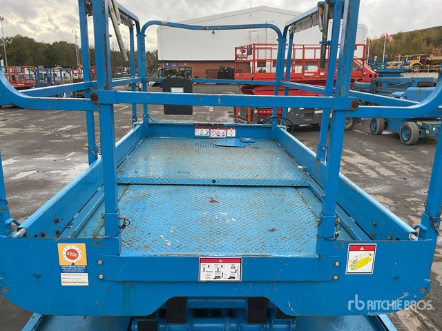 2014 Haulotte Compact 12DX 4x4 Diesel Scissor Lift - Scissor lift: picture 5 2014 Haulotte Compact 12DX 4x4 Diesel Scissor Lift - Scissor lift: picture 5