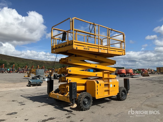 2014 Haulotte H18SDX 4x4 Diesel Scissor Lift - Scissor lift: picture 1 2014 Haulotte H18SDX 4x4 Diesel Scissor Lift - Scissor lift: picture 1