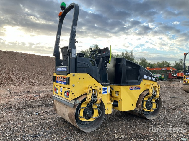 2015 Bomag 120AD-5 Double Drum Roller - Roller: picture 4 2015 Bomag 120AD-5 Double Drum Roller - Roller: picture 4