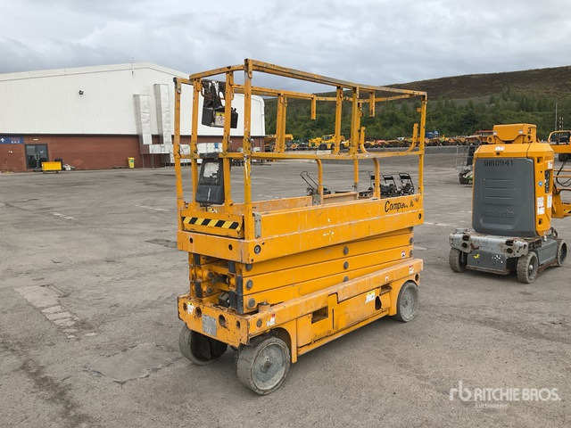 2015 Haulotte Compact 10N Electric Scissor Lift - Scissor lift: picture 3 2015 Haulotte Compact 10N Electric Scissor Lift - Scissor lift: picture 3