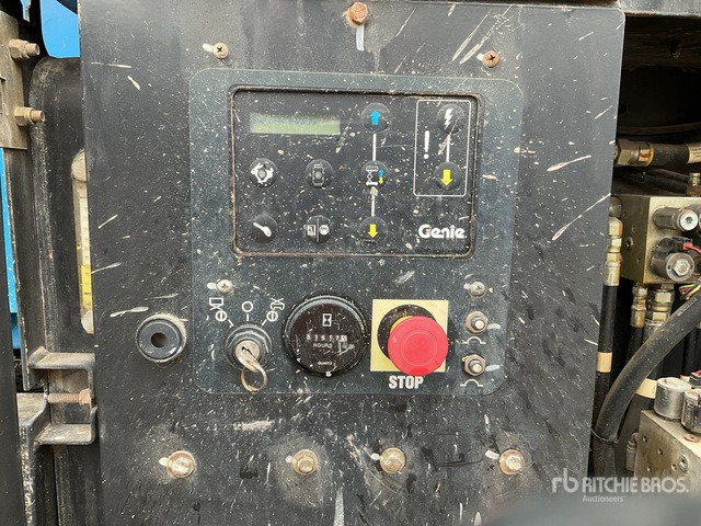 2016 Genie GS3369RT 4x4 Diesel Scissor Lift - Scissor lift: picture 5 2016 Genie GS3369RT 4x4 Diesel Scissor Lift - Scissor lift: picture 5