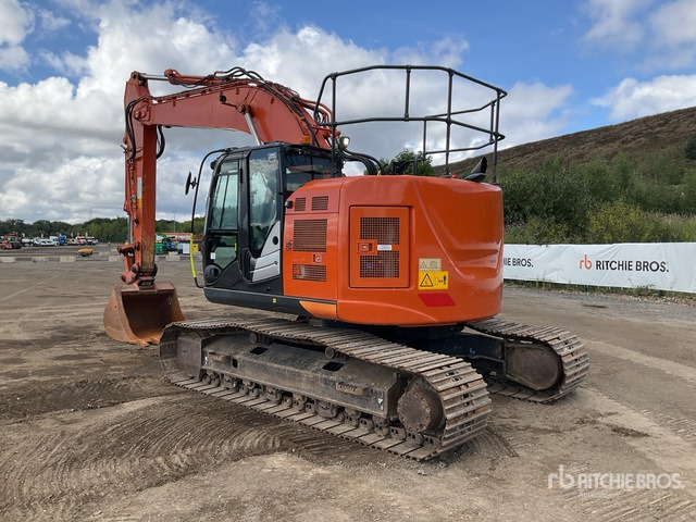 2021 Hitachi ZX225USLC-6 Tracked Excavator - Crawler excavator: picture 3 2021 Hitachi ZX225USLC-6 Tracked Excavator - Crawler excavator: picture 3
