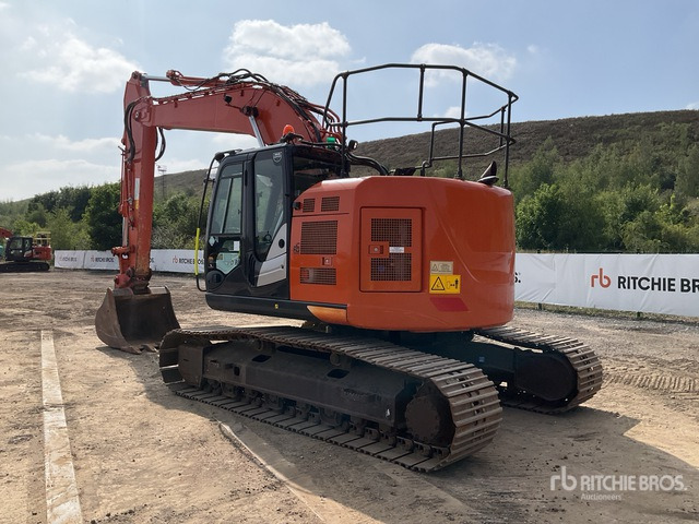2021 Hitachi ZX225USLC-6 Tracked Excavator - Crawler excavator: picture 3 2021 Hitachi ZX225USLC-6 Tracked Excavator - Crawler excavator: picture 3