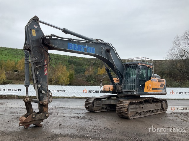 2022 Hyundai HX300AL Tracked Excavator - Crawler excavator: picture 1 2022 Hyundai HX300AL Tracked Excavator - Crawler excavator: picture 1