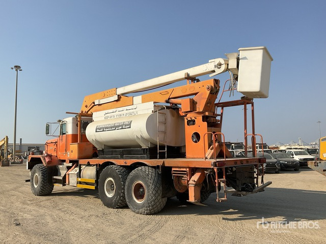 1995 Kenworth C500B 6x6 w/ Water Tank Bucket Truck - Truck mounted aerial platform: picture 3 1995 Kenworth C500B 6x6 w/ Water Tank Bucket Truck - Truck mounted aerial platform: picture 3
