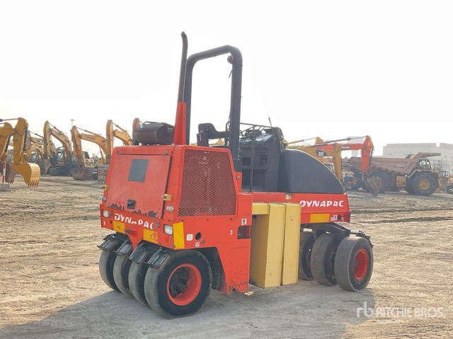 2004 Dynapac CP132 9 Wheel Pneumatic Roller - Pneumatic roller: picture 5 2004 Dynapac CP132 9 Wheel Pneumatic Roller - Pneumatic roller: picture 5