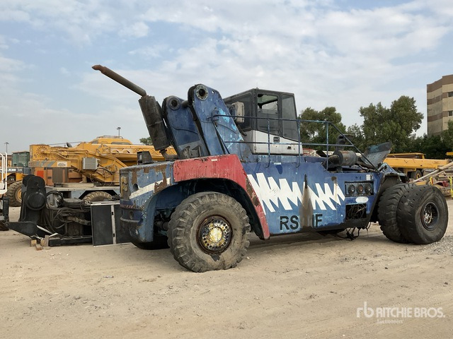 2004 Fantuzzi CS45KM 45 ton (Inoperable) Container Handler - Container handler: picture 3 2004 Fantuzzi CS45KM 45 ton (Inoperable) Container Handler - Container handler: picture 3