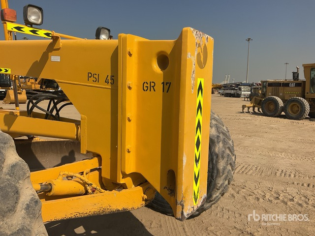 2008 Komatsu GD705A-4 Motor Grader - Grader: picture 4 2008 Komatsu GD705A-4 Motor Grader - Grader: picture 4