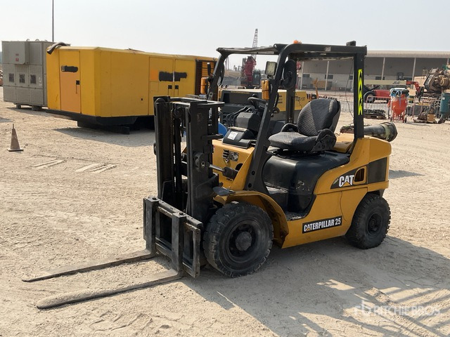 2010 Cat DP25NT 2.5 ton Forklift - Diesel forklift: picture 2 2010 Cat DP25NT 2.5 ton Forklift - Diesel forklift: picture 2