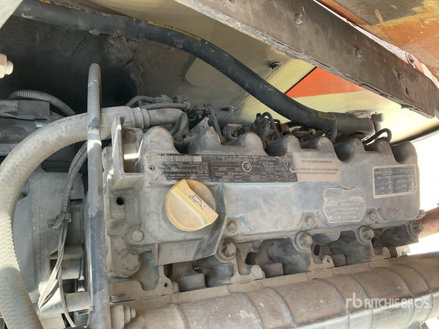 2010 JLG 600AJ 4WD Diesel Articulating Boom Lift - Articulated boom: picture 5 2010 JLG 600AJ 4WD Diesel Articulating Boom Lift - Articulated boom: picture 5