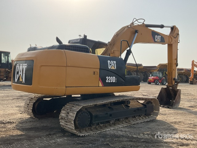 2013 Cat 320D2 - Crawler excavator: picture 4 2013 Cat 320D2 - Crawler excavator: picture 4