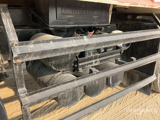 2014 Hyundai HD370 8x4 Twin-Steer Tri/A Dump Truck - Tipper: picture 4 2014 Hyundai HD370 8x4 Twin-Steer Tri/A Dump Truck - Tipper: picture 4