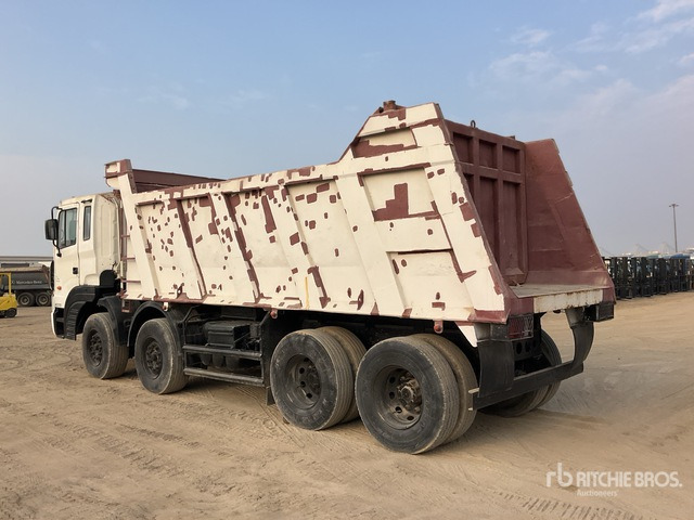 2014 Hyundai HD370 8x4 Twin-Steer Tri/A Dump Truck - Tipper: picture 2 2014 Hyundai HD370 8x4 Twin-Steer Tri/A Dump Truck - Tipper: picture 2