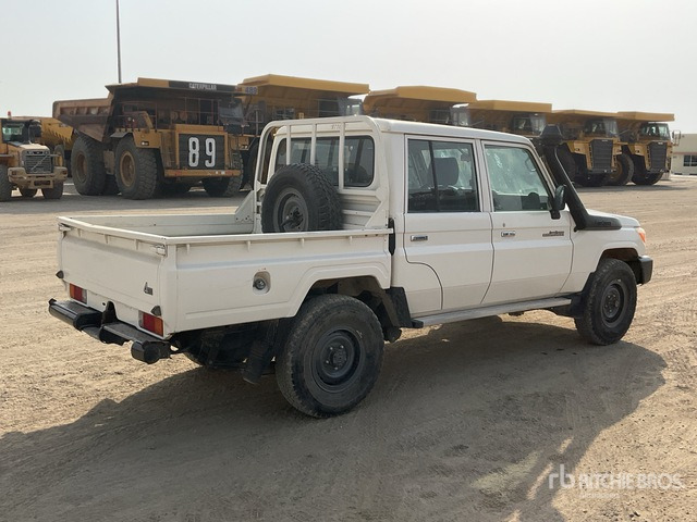 2016 Toyota Land Cruiser 79L 4x4 Crew Cab Pickup - Pickup truck: picture 4 2016 Toyota Land Cruiser 79L 4x4 Crew Cab Pickup - Pickup truck: picture 4