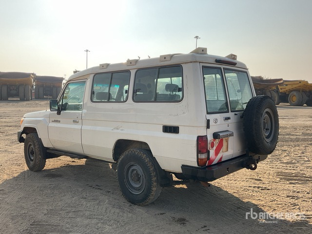 2018 Toyota Land Cruiser 78R 4x4 SUV - SUV: picture 3 2018 Toyota Land Cruiser 78R 4x4 SUV - SUV: picture 3