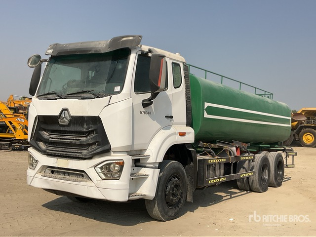 2019 Wuhan ZZ1255N4646E1 20000 L 6x4 Water Truck - Tank truck: picture 1 2019 Wuhan ZZ1255N4646E1 20000 L 6x4 Water Truck - Tank truck: picture 1