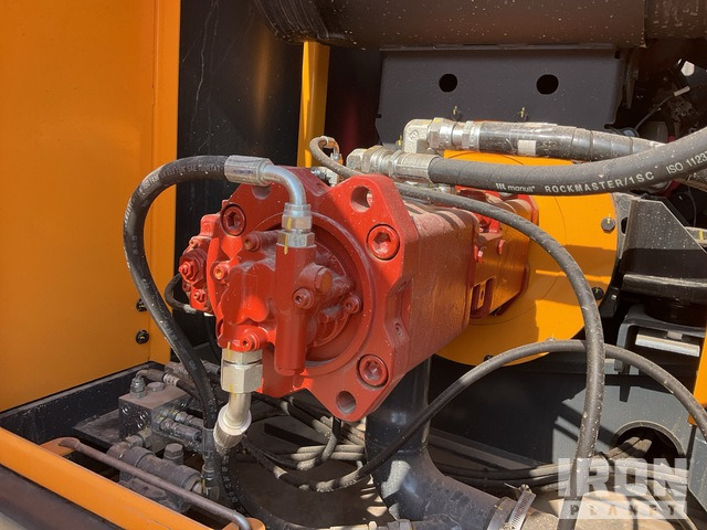 Hyundai R215L Tracked Excavator - Crawler excavator: picture 5 Hyundai R215L Tracked Excavator - Crawler excavator: picture 5