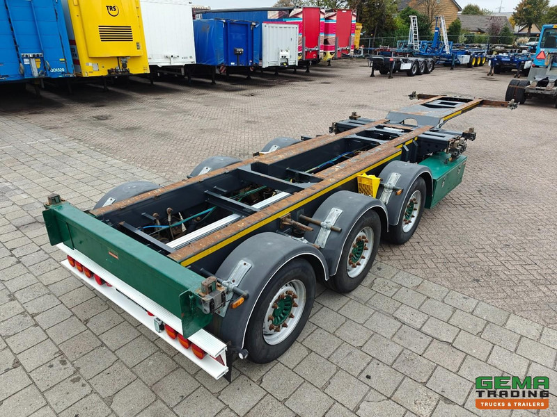 M&V Euro 802 Renders MULTI 3-Assen SAF - Schijfremmen - LiftAs - Midden/Achterschuiver - Alle Aansluitingen - QuickLock - Container transporter/ Swap body semi-trailer: picture 3 M&V Euro 802 Renders MULTI 3-Assen SAF - Schijfremmen - LiftAs - Midden/Achterschuiver - Alle Aansluitingen - QuickLock - Container transporter/ Swap body semi-trailer: picture 3