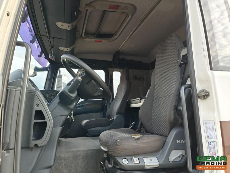 MAN TGA 19.400 4x2 Slaapcab Euro4 - Automaat - Standard - Tractor unit: picture 5 MAN TGA 19.400 4x2 Slaapcab Euro4 - Automaat - Standard - Tractor unit: picture 5