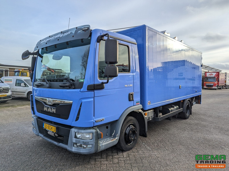 MAN TGL 7.150 4x2 Dagcabine Euro6 - Camper/Kart/Motor/ Mobiele Werkplaats - Laadklep 750KG - Zonnepaneel - Truck: picture 1 MAN TGL 7.150 4x2 Dagcabine Euro6 - Camper/Kart/Motor/ Mobiele Werkplaats - Laadklep 750KG - Zonnepaneel - Truck: picture 1