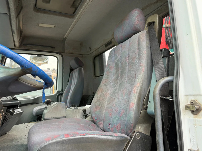 Tipper, Crane truck Mercedes-Benz Actros 1831 V6 4X2 Tipper + crane EPS Manual Gearbox 3 peddal: picture 20
