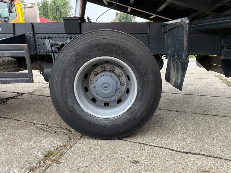 Mercedes-Benz Actros 1831 V6 4X2 Tipper + crane EPS Manual Gearbox 3 peddal - Tipper, Crane truck: picture 5 Mercedes-Benz Actros 1831 V6 4X2 Tipper + crane EPS Manual Gearbox 3 peddal - Tipper, Crane truck: picture 5
