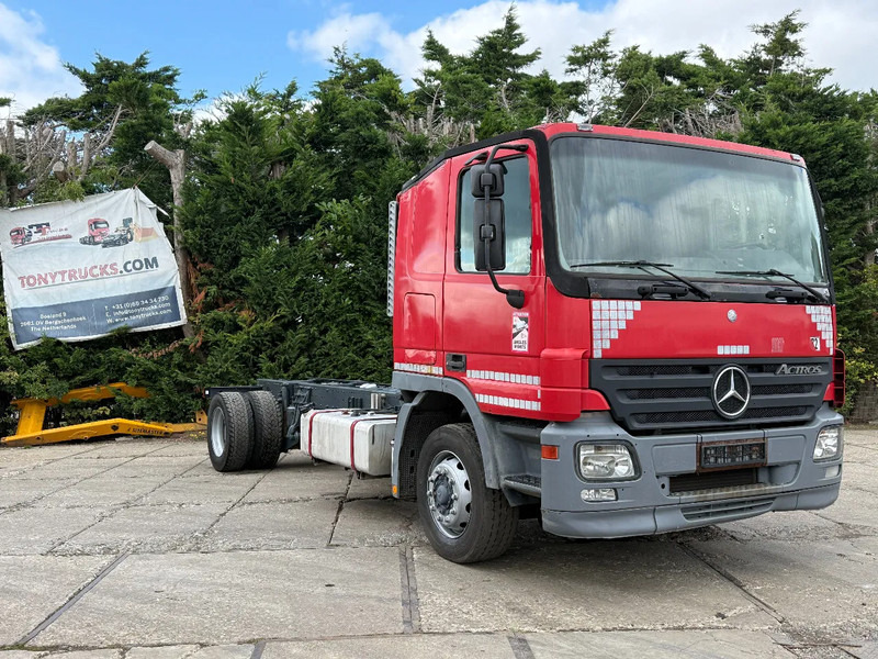 Mercedes-Benz Actros 1841 V6 4X2 Chassis MP2 Airco Low Cabine - Cab chassis truck: picture 1 Mercedes-Benz Actros 1841 V6 4X2 Chassis MP2 Airco Low Cabine - Cab chassis truck: picture 1