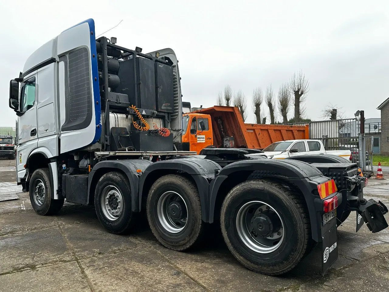 Mercedes-Benz AROCS 4163 8X4 Tractor-unit 180Ton Retarder *Top Mercedes-Benz AROCS 4163 8X4 Tractor-unit 180Ton Retarder *NEW - Tractor unit: picture 3 Mercedes-Benz AROCS 4163 8X4 Tractor-unit 180Ton Retarder *Top Mercedes-Benz AROCS 4163 8X4 Tractor-unit 180Ton Retarder *NEW - Tractor unit: picture 3