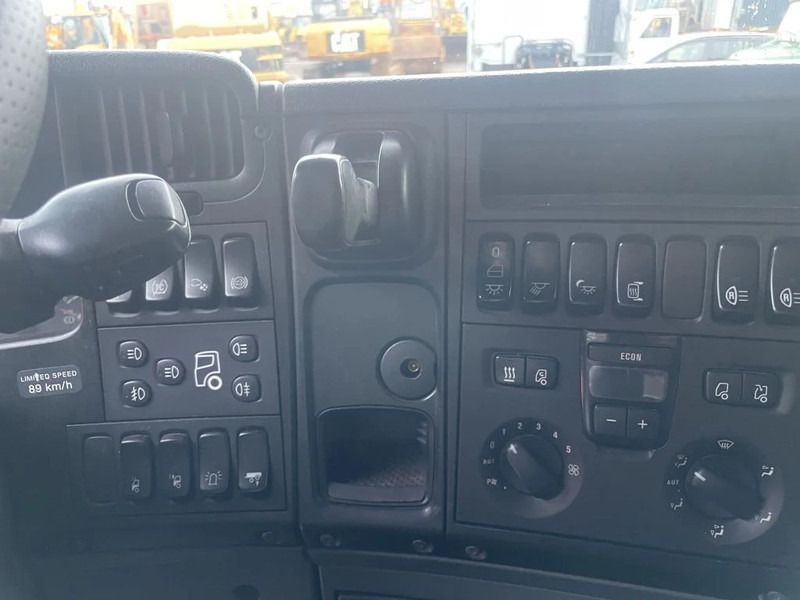 Tractor unit Scania R560 V8 4X2 Tractor-unit Retarder Euro5: picture 12 Tractor unit Scania R560 V8 4X2 Tractor-unit Retarder Euro5: picture 12