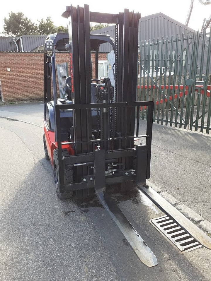 Manitou MI 25 D - Diesel forklift: picture 3 Manitou MI 25 D - Diesel forklift: picture 3
