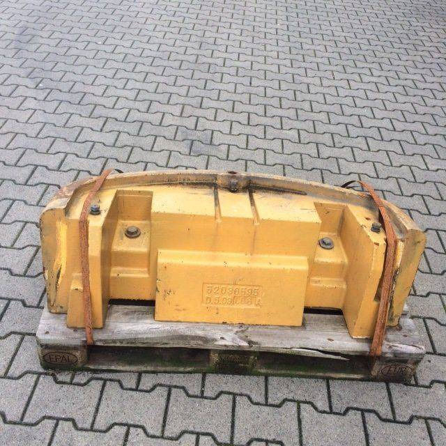 Counterweight for Caterpillar EP50 - Counterweight for Material handling equipment: picture 3 Counterweight for Caterpillar EP50 - Counterweight for Material handling equipment: picture 3