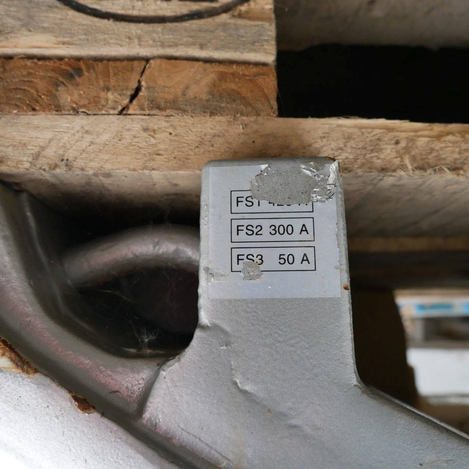 Counterweight for Nissan QX - Counterweight for Material handling equipment: picture 2 Counterweight for Nissan QX - Counterweight for Material handling equipment: picture 2