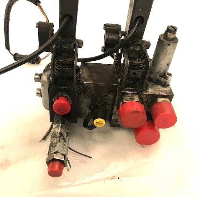 Distribution block for Still/Wagner - Hydraulic valve for Material handling equipment: picture 2 Distribution block for Still/Wagner - Hydraulic valve for Material handling equipment: picture 2