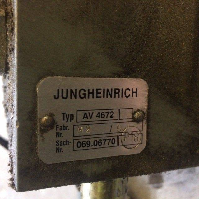 Hydraulic Control valve for Jungheinrich EFG DG 12.5/15B - Hydraulic valve for Material handling equipment: picture 4 Hydraulic Control valve for Jungheinrich EFG DG 12.5/15B - Hydraulic valve for Material handling equipment: picture 4