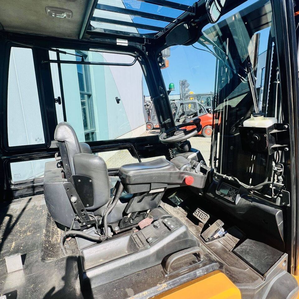 Hyundai HX50B-9 - Electric forklift: picture 5 Hyundai HX50B-9 - Electric forklift: picture 5