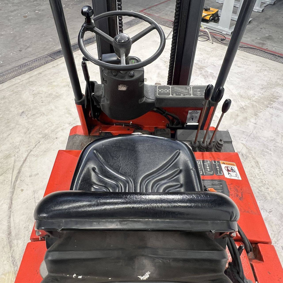 Linde E12 (324) - Electric forklift: picture 5 Linde E12 (324) - Electric forklift: picture 5