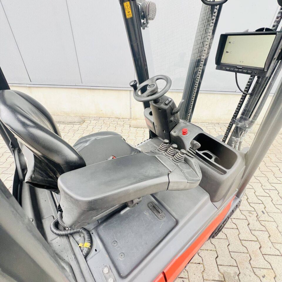 Linde E12 (386-02) EVO - Electric forklift: picture 4 Linde E12 (386-02) EVO - Electric forklift: picture 4